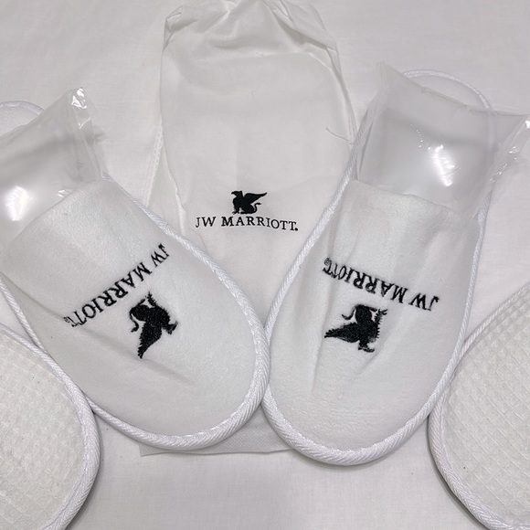 Slipper Bundle NWT in Dust/ Celo Bag Fuzzy and Waffle Styles 5 for $75| Unisex - Picture 2 of 9